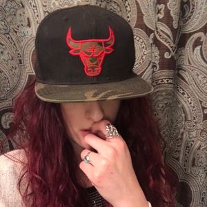 Camo bulls hat
